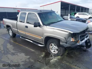 2003 Chevrolet Silverado 1500 LS with VIN 1GCEK19T03E241504, listed as a IAAI auction lot 41841769 with 267,460 mi miles. Bid and sale history available at carsss.com. Image 1.