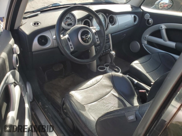 2004 MINI Hardtop with VIN WMWRC33424TJ53673, listed as a Copart auction lot 47310755 with Not Provided miles and Clean Title. Bid and sale history available at DreamBid. Image 8.