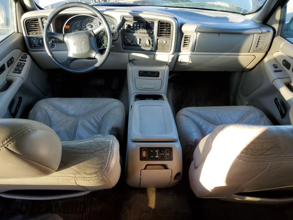 2002 GMC Yukon XL SLT with VIN 3GKFK16Z92G264823, listed as a Copart auction lot 89217375 with 243,986 mi miles and Salvage Title. Bid and sale history available at carsss.com. Image 8.