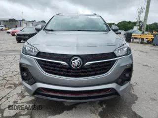 2023 Buick Encore GX Select z VIN KL4MMDSL6PB066405, wystawiony jako Copart lot #59940995 z przebiegiem 26 385 mil mil oraz Czysty tytuł • Clean title. Historia ofert i sprzedaży dostępna na DreamBid. Obrazek 5.