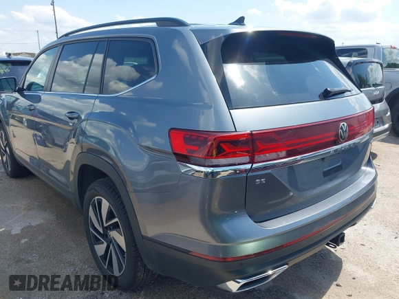 2024 Volkswagen Atlas SE with VIN 1V2HR2CAXRC528423, listed as a IAAI auction lot 42346922 with 38,637 mi miles and . Bid and sale history available at DreamBid. Image 3.