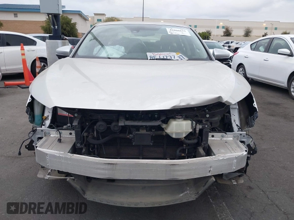 2018 Honda Clarity Touring with VIN JHMZC5F32JC014588, listed as a IAAI auction lot 42066633 with 89,316 mi miles. Bid and sale history available at carsss.com. Image 13.