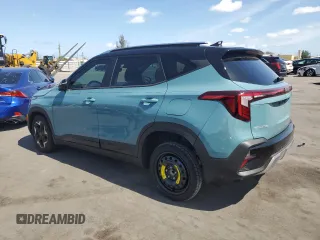 2025 Kia Seltos S z VIN KNDEU2AA5S7700619, wystawiony jako Copart lot #55867285 z przebiegiem 4 400 mil mil oraz Nie do naprawy • Non repairable. Historia ofert i sprzedaży dostępna na DreamBid. Obrazek 2.