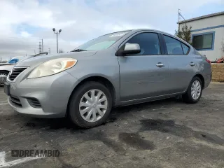 2014 Nissan Versa SV with VIN 3N1CN7AP6EL830501, listed as a Copart auction lot 44570275 with 92,211 mi miles and Clean Title. Bid and sale history available at carsss.com. Image 1.