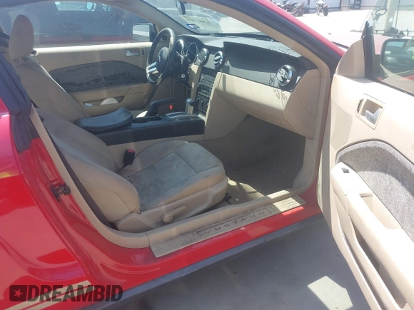 2009 Ford Mustang with VIN 1ZVHT80N295114597, listed as a IAAI auction lot 42013099 with 117,370 mi miles and . Bid and sale history available at carsss.com. Image 5.