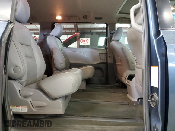 2017 Toyota Sienna XLE с VIN 5TDDZ3DC0HS180957, выставлен на аукционе Copart как лот 58753055 с пробегом 266 438 миль миль и Чистый • Clean title. История ставок и продаж доступна на DreamBid. Изображение 11.