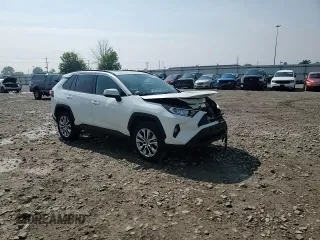 2021 Toyota RAV4 XLE Premium with VIN 2T3A1RFV4MW161896, listed as a Copart auction lot 59130275 with 18,133 mi miles and Salvage title. Bid and sale history available at DreamBid. Image 13.