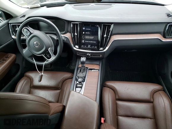 2020 Volvo V60 z VIN YV4102WK8L1036653, wystawiony jako Copart lot #61437033 z przebiegiem 35 446 mil mil oraz . Historia ofert i sprzedaży dostępna na DreamBid. Obrazek 8.