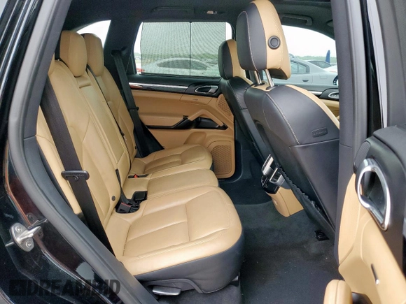 2016 Porsche Cayenne z VIN WP1AA2A26GKA13863, wystawiony jako Copart lot #55081365 z przebiegiem 178 612 mil mil oraz Szkoda całkowita • Salvage title. Historia ofert i sprzedaży dostępna na DreamBid. Obrazek 11.