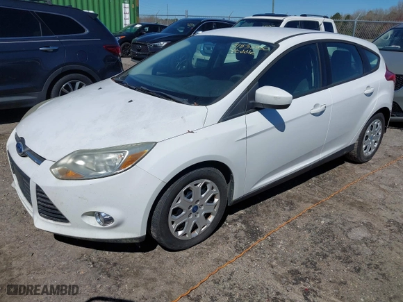 2012 Ford Focus SE with VIN 1FAHP3K25CL122733, listed as a IAAI auction lot 41836880 with 125,439 mi miles. Bid and sale history available at carsss.com. Image 2.