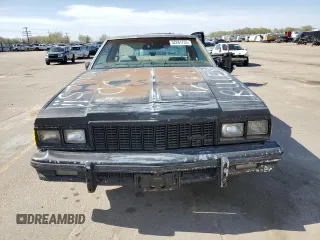 1979 Chevrolet Caprice z VIN 1N47L9J165221, wystawiony jako Copart lot #52261755 z przebiegiem 45 874 mil mil oraz Czysty tytuł • Clean title. Historia ofert i sprzedaży dostępna na DreamBid. Obrazek 5.