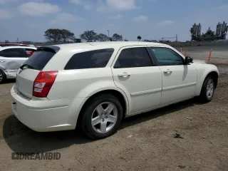 2005 Dodge Magnum z VIN 2D4FV48T25H650410, wystawiony jako Copart lot #54615724 z przebiegiem 162 828 mil mil oraz Szkoda całkowita • Salvage title. Historia ofert i sprzedaży dostępna na DreamBid. Obrazek 3.