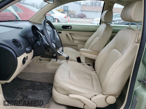 2009 Volkswagen Beetle S with VIN 3VWRW31C69M516659, listed as a Copart auction lot 42524175 with 195,836 mi miles and Salvage Title. Bid and sale history available at DreamBid. Image 7.