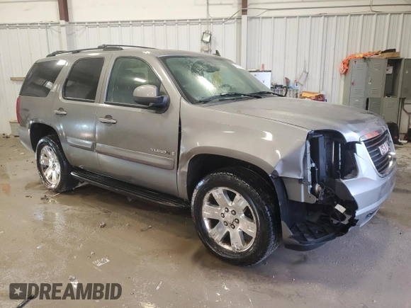 2007 GMC Yukon SLE with VIN 1GKFK13077J126788, listed as a Copart auction lot 43276125 with 194,892 mi miles and Clean Title. Bid and sale history available at carsss.com. Image 4.