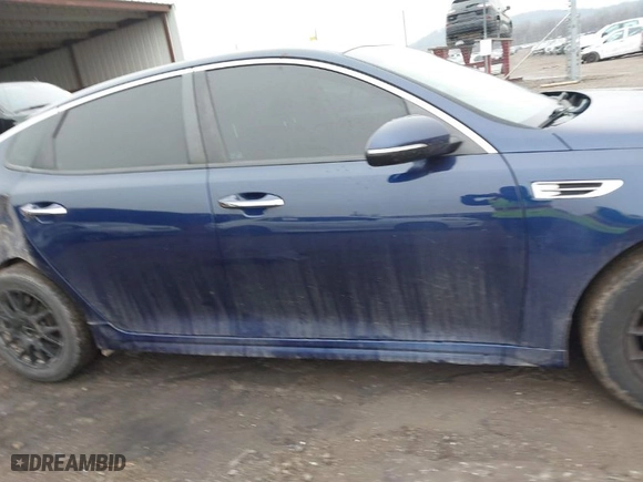 2018 Kia Optima LX with VIN 5XXGT4L38JG224409, listed as a IAAI auction lot 41427502 with 117,276 mi miles. Bid and sale history available at carsss.com. Image 14.