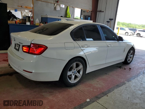 2015 BMW 3 Series 328i xDrive z VIN WBA3B5C5XFP653959, wystawiony jako Copart lot #61956095 z przebiegiem 97 599 mil mil oraz Szkoda całkowita • Salvage title. Historia ofert i sprzedaży dostępna na DreamBid. Obrazek 3.