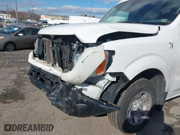 2021 Nissan NV Cargo SV z VIN 1N6BF0LY1MN806850, wystawiony jako IAAI lot #41500860 z przebiegiem 94 928 mil mil oraz . Historia ofert i sprzedaży dostępna na DreamBid. Obrazek 17.