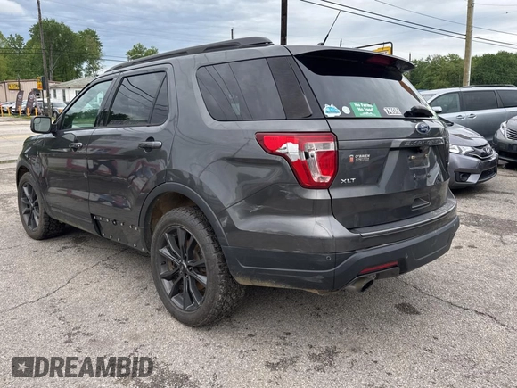 2018 Ford Explorer XLT with VIN 1FM5K8DH2JGB76874, listed as a Copart auction lot 55861285 with 161,143 mi miles and Clean Title. Bid and sale history available at DreamBid. Image 3.