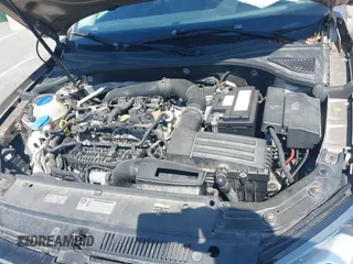 2015 Volkswagen Passat 1.8T Limited Edition with VIN 1VWAT7A34FC032404, listed as a IAAI auction lot 42126991 with 64,820 mi miles. Bid and sale history available at carsss.com. Image 10.