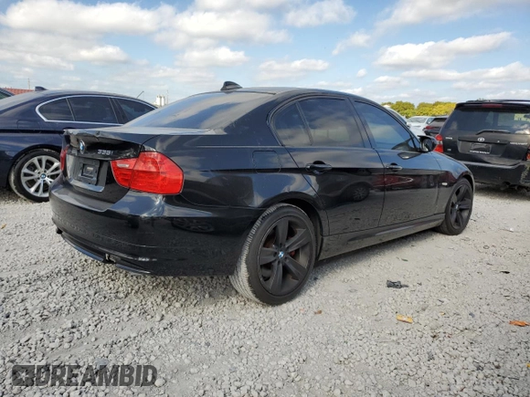 2010 BMW 3 Series 335i xDrive z VIN WBAPL3C58AA407944, wystawiony jako Copart lot #88127845 z przebiegiem 150 048 mil mil oraz Szkoda całkowita • Salvage title. Historia ofert i sprzedaży dostępna na DreamBid. Obrazek 3.