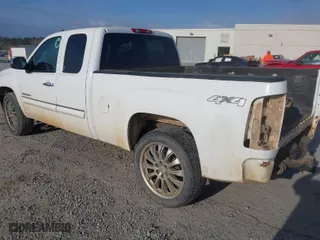 2013 GMC Sierra 1500 SLE with VIN 1GTR2VE71DZ114241, listed as a IAAI auction lot 41719789 with 199,868 mi miles. Bid and sale history available at carsss.com. Image 3.