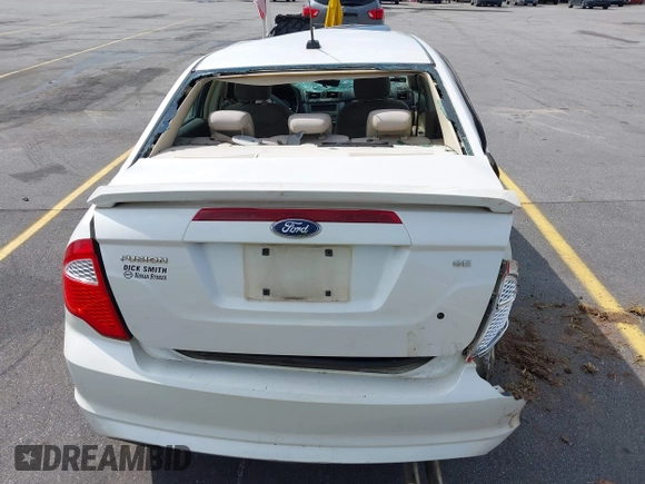2010 Ford Fusion SE z VIN 3FAHP0HA4AR166105, wystawiony jako IAAI lot #42267814 z przebiegiem 322 392 mil mil oraz . Historia ofert i sprzedaży dostępna na DreamBid. Obrazek 13.