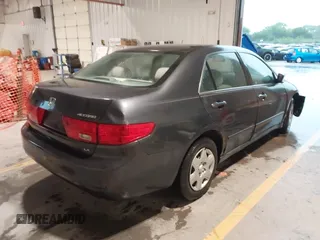 2005 Honda Accord LX z VIN 1HGCM56475A193520, wystawiony jako IAAI lot #42179560 z przebiegiem 177 858 mil mil oraz . Historia ofert i sprzedaży dostępna na DreamBid. Obrazek 4.