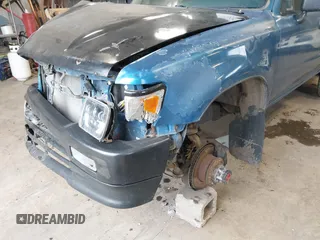 1995 Toyota Pickup с VIN JT4RN13P3S6071569, выставлен на аукционе IAAI как лот 41713298 с пробегом 233 817 миль миль и . История ставок и продаж доступна на DreamBid. Изображение 18.