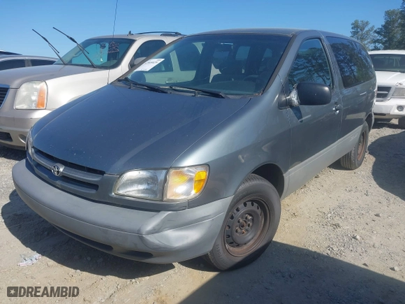 1998 Toyota Sienna CE with VIN 4T3GF19C9WU067779, listed as a IAAI auction lot 42005029 with 202,164 mi miles. Bid and sale history available at carsss.com. Image 2.