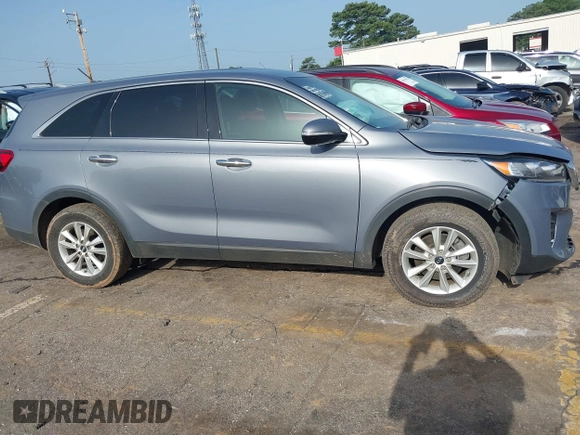 2020 Kia Sorento L with VIN 5XYPG4A33LG701186, listed as a IAAI auction lot 39941893 with 190,765 mi miles. Bid and sale history available at carsss.com. Image 13.