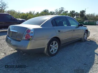 2005 Nissan Altima SE with VIN 1N4BL11E75C117733, listed as a IAAI auction lot 41516717 with 167,370 mi miles. Bid and sale history available at carsss.com. Image 4.