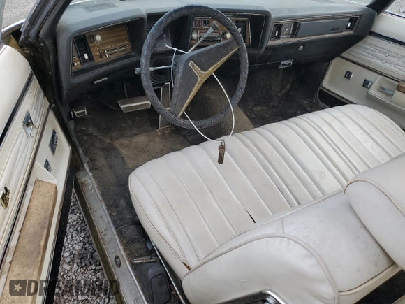 1972 Oldsmobile 88 z VIN 3N67U2M533910, wystawiony jako Copart lot #51184465 z przebiegiem 58 260 mil mil oraz Czysty tytuł • Clean title. Historia ofert i sprzedaży dostępna na DreamBid. Obrazek 8.
