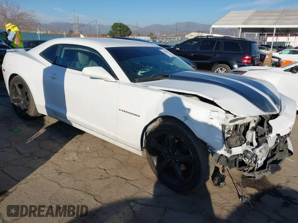 2014 Chevrolet Camaro LT z VIN 2G1FC1E39E9321549, wystawiony jako IAAI lot #41582840 z przebiegiem 129 495 mil mil oraz . Historia ofert i sprzedaży dostępna na DreamBid. Obrazek 1.