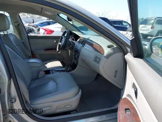 2008 Buick LaCrosse CXL with VIN 2G4WD582X81318883, listed as a IAAI auction lot 41936061 with 189,095 mi miles. Bid and sale history available at carsss.com. Image 5.