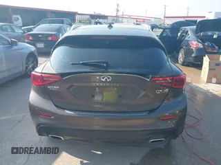 2017 Infiniti QX30 Premium z VIN SJKCH5CP4HA023330, wystawiony jako IAAI lot #42407253 z przebiegiem 132 317 mil mil oraz . Historia ofert i sprzedaży dostępna na DreamBid. Obrazek 15.