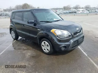 2013 Kia Soul with VIN KNDJT2A53D7621358, listed as a IAAI auction lot 41800278 with 89,452 mi miles. Bid and sale history available at carsss.com. Image 1.