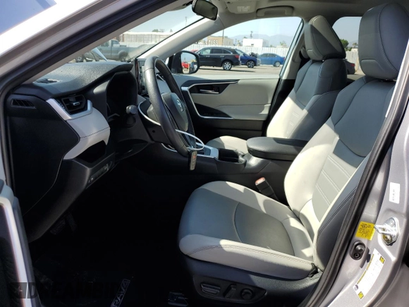 2021 Toyota RAV4 XLE Premium with VIN 2T3C1RFV4MC148429, listed as a Copart auction lot 58264395 with 26,799 mi miles and Salvage title. Bid and sale history available at DreamBid. Image 7.
