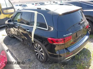 2020 Mercedes-Benz GLB 250 z VIN WDC4M4HBXLW008475, wystawiony jako IAAI lot #41803766 z przebiegiem 44 526 mil mil oraz . Historia ofert i sprzedaży dostępna na DreamBid. Obrazek 3.