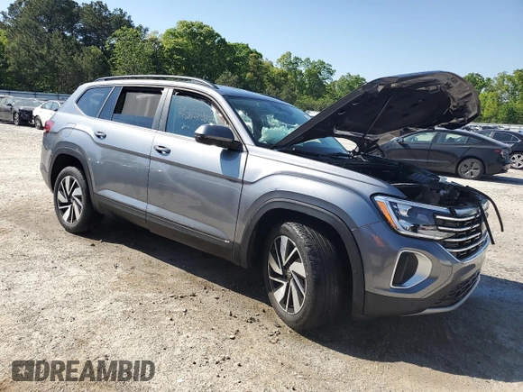 2024 Volkswagen Atlas SE with VIN 1V2WR2CA3RC536421, listed as a Copart auction lot 52762625 with 30,366 mi miles and Non repairable. Bid and sale history available at DreamBid. Image 4.