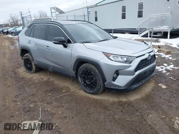 2019 Toyota RAV4 XLE with VIN 2T3W1RFV0KW007088, listed as a IAAI auction lot 41642339 with 60,567 mi miles. Bid and sale history available at carsss.com. Image 1.