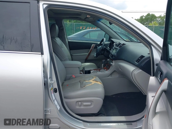 2013 Toyota Highlander Limited with VIN 5TDDK3EH9DS231526, listed as a IAAI auction lot 42425311 with 206,168 mi miles and . Bid and sale history available at DreamBid. Image 5.