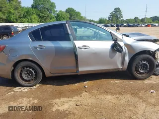 2013 Mazda 3 i SV z VIN JM1BL1TF6D1730226, wystawiony jako IAAI lot #42050567 z przebiegiem Nie podano mil oraz . Historia ofert i sprzedaży dostępna na DreamBid. Obrazek 13.