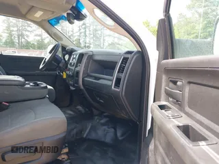 2018 Ram 2500 Tradesman with VIN 3C6UR4CJ4JG306531, listed as a IAAI auction lot 42071900 with 199,796 mi miles. Bid and sale history available at carsss.com. Image 5.