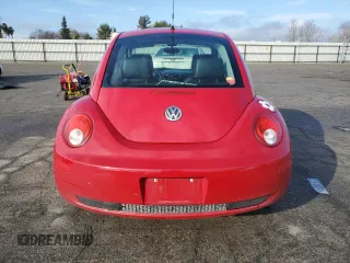 2010 Volkswagen New Beetle Coupe with VIN 3VWPG3AG9AM011291, listed as a Copart auction lot 42550185 with 105,433 mi miles and Salvage Title. Bid and sale history available at carsss.com. Image 6.
