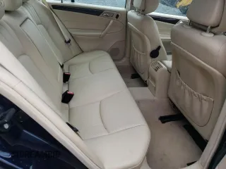 2007 Mercedes-Benz C 230 Sport z VIN WDBRF52H87F862300, wystawiony jako Copart lot #63979635 z przebiegiem 219 559 mil mil oraz Czysty tytuł • Clean title. Historia ofert i sprzedaży dostępna na DreamBid. Obrazek 10.