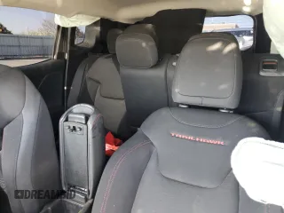 2021 Jeep Renegade Trailhawk z VIN ZACNJDC12MPM31659, wystawiony jako Copart lot #53104325 z przebiegiem Nie podano mil oraz Szkoda całkowita • Salvage title. Historia ofert i sprzedaży dostępna na DreamBid. Obrazek 10.