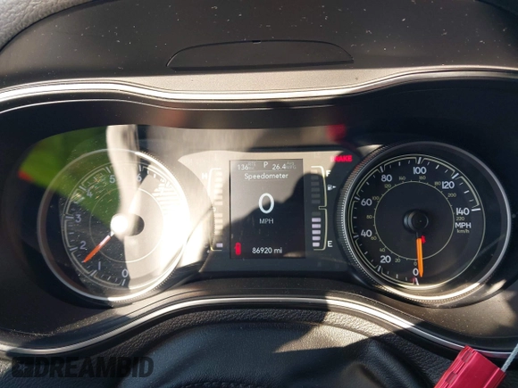 2019 Jeep Cherokee Latitude Plus z VIN 1C4PJMLX0KD101546, wystawiony jako IAAI lot #42388731 z przebiegiem 86 920 mil mil oraz . Historia ofert i sprzedaży dostępna na DreamBid. Obrazek 7.