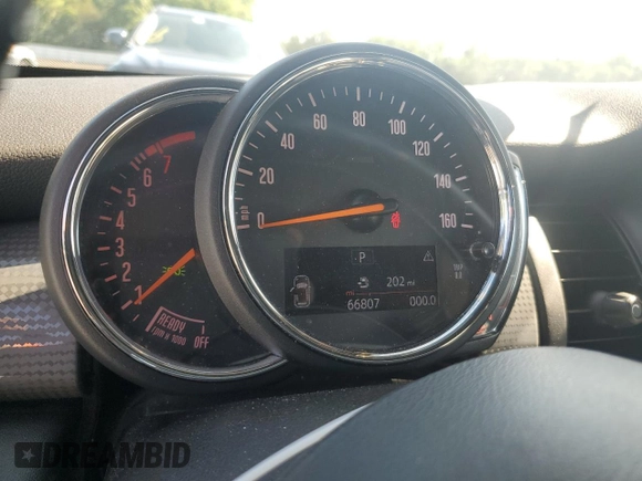 2020 MINI Convertible Cooper с VIN WMWWJ3C07L3M02795, выставлен на аукционе Copart как лот 61579105 с пробегом 66 807 миль миль и Списание • Salvage title. История ставок и продаж доступна на DreamBid. Изображение 9.