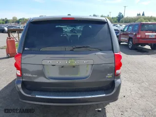 2019 Dodge Grand Caravan SXT with VIN 2C4RDGCG5KR758602, listed as a IAAI auction lot 42033617 with 186,351 mi miles. Bid and sale history available at carsss.com. Image 17.