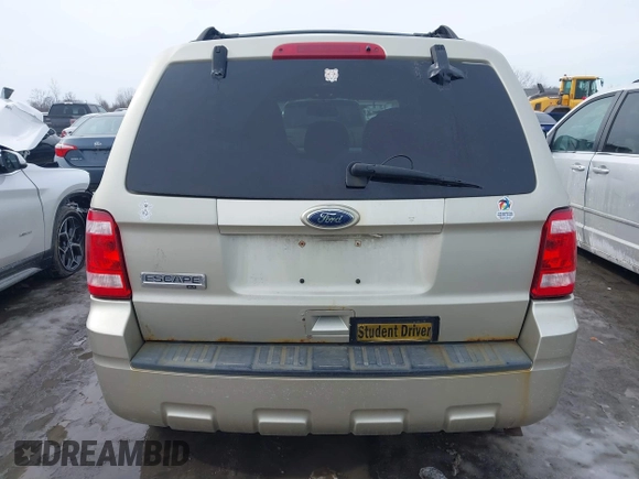 2010 Ford Escape XLT с VIN 1FMCU0D75AKC30529, выставлен на аукционе IAAI как лот 41618067 с пробегом 153 637 миль миль и . История ставок и продаж доступна на DreamBid. Изображение 16.